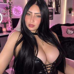 AlanaValencia023
