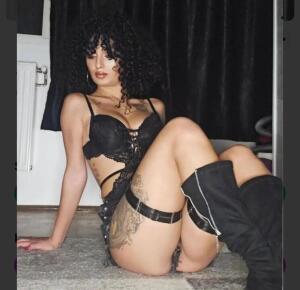 Avelynee