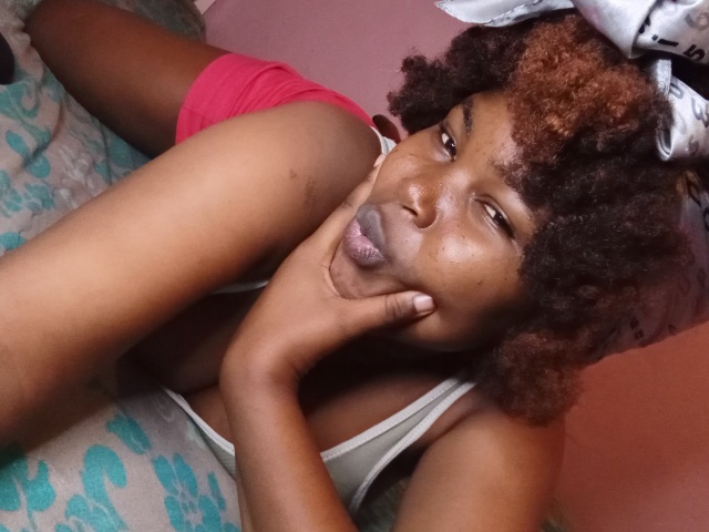 Ebony_meeky01