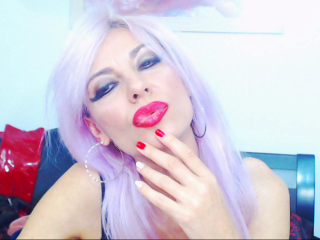 Webcam anzeigen mit MissLaraHoney bei Live-Sex-Cams