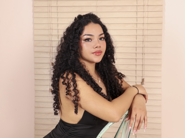 CoralBluee profile image