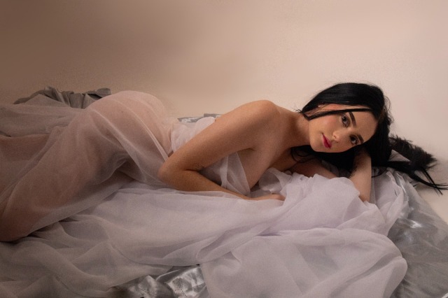 AuroraaRose profile image