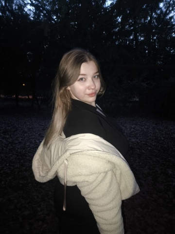 CuteSharloti profile image