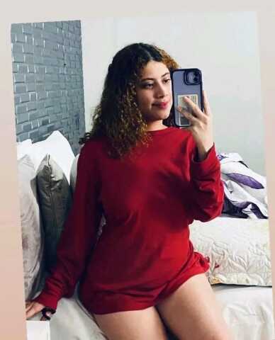 HoneyHips profile image